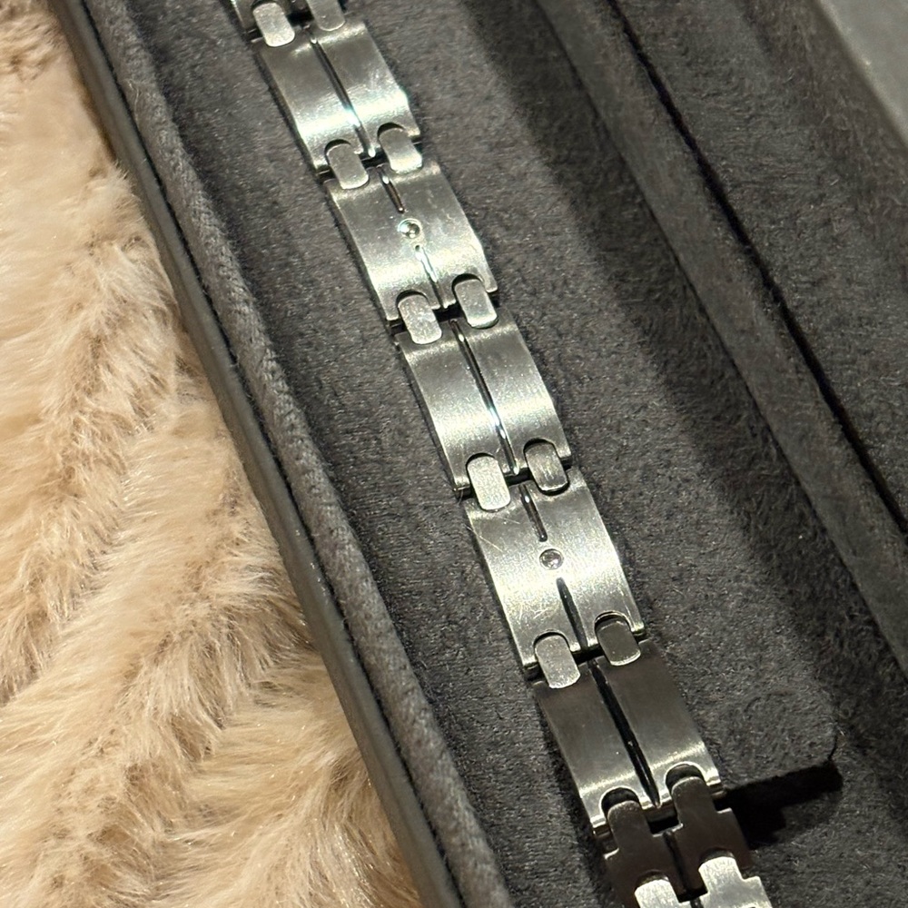 Men's Sleek Silver Link Bracelet